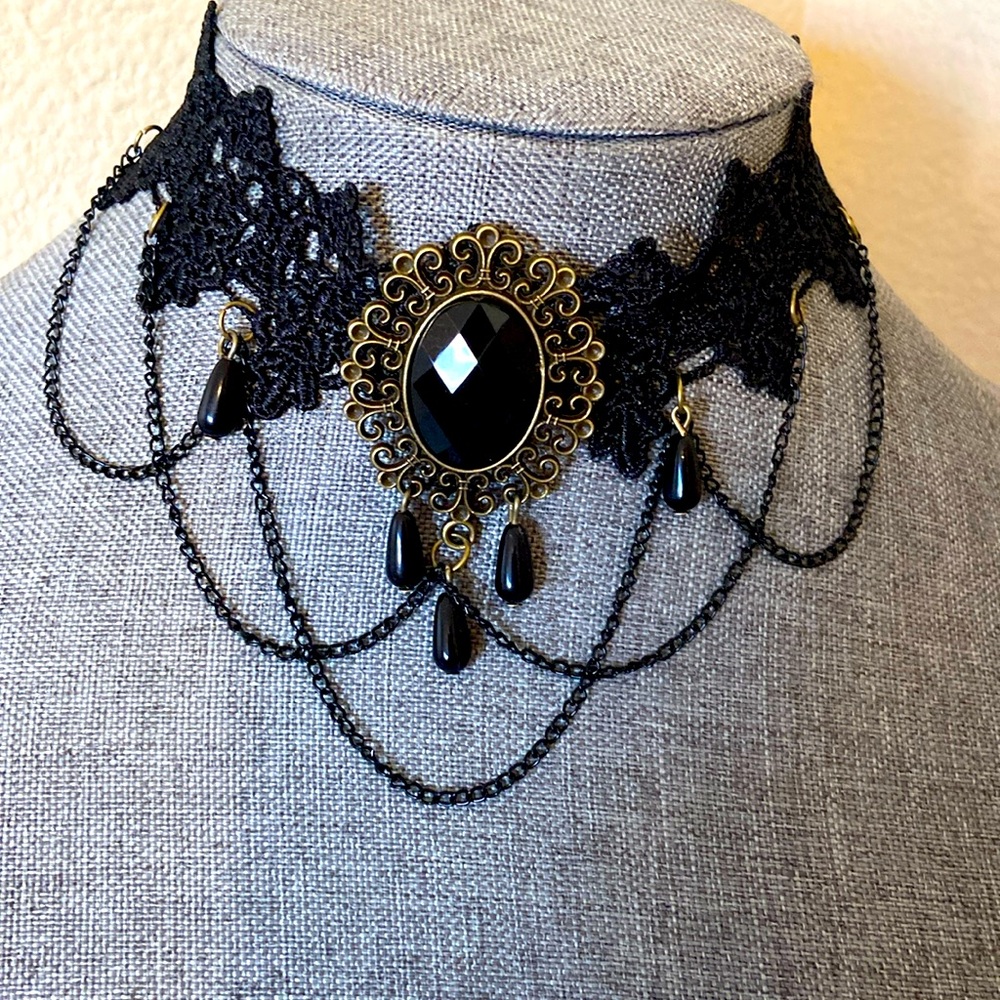 5/$10❤️❤️❤️NEW Victorian Style Lace & Cabochon Choker